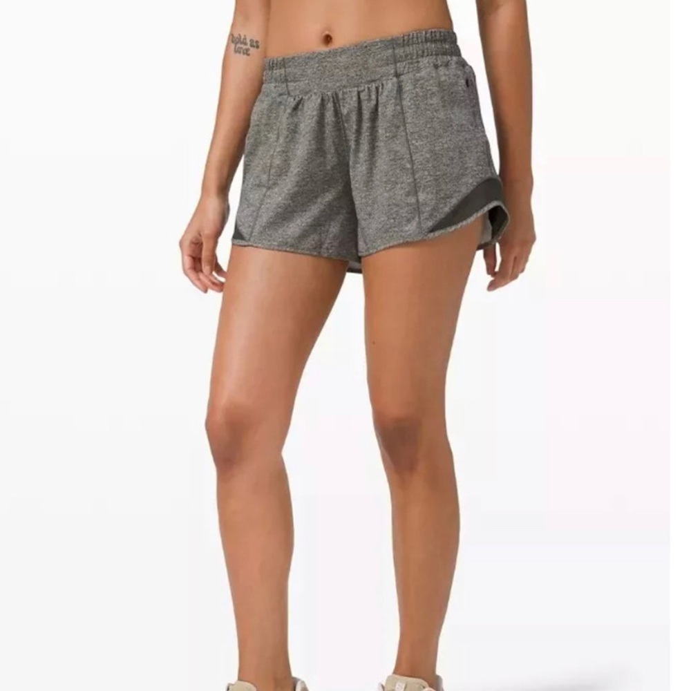 Lululemon Hotty Hot low rise lined shorts heather gray size 6 long 4” inseam